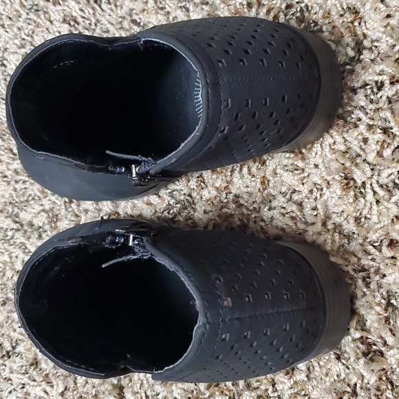 True craft toddler booties - Picture 7 of 9